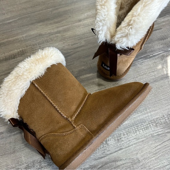 Lamo Audrey Sherling Lined Tan Suede Boots - Picture 8 of 8